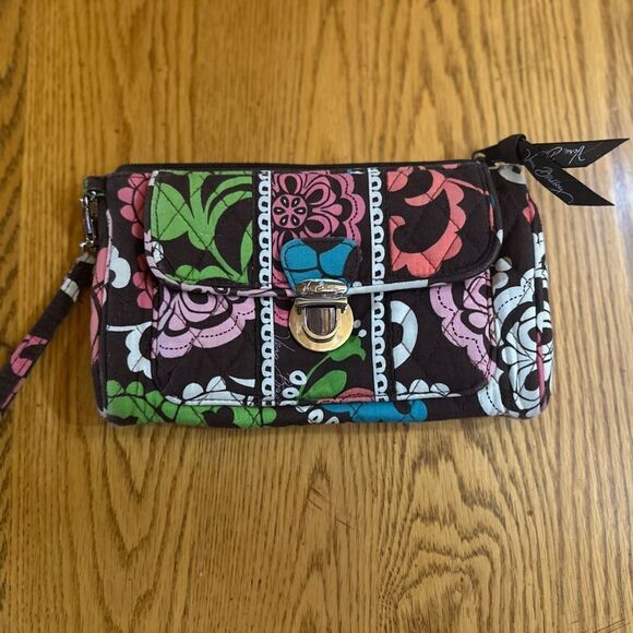 Vera Bradley Handbags - Vera Bradley Locket Zipper Wallet Wristlet